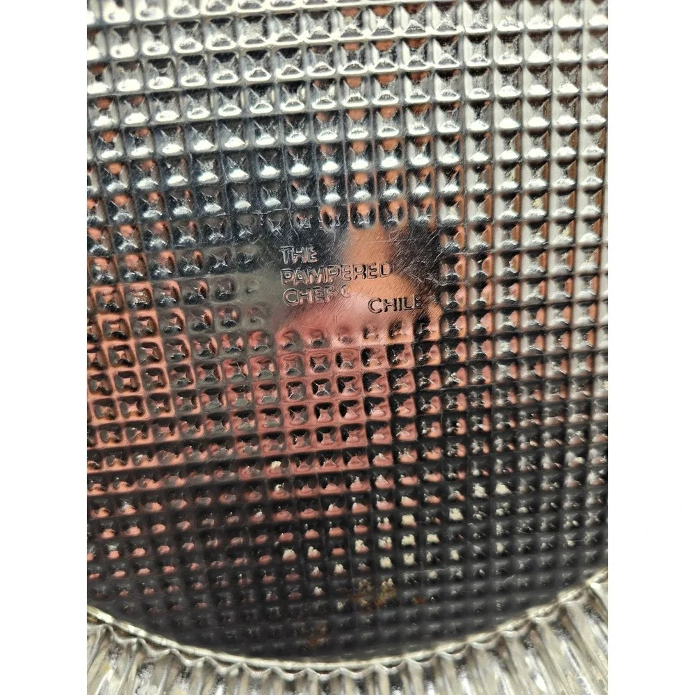 The Pampered Chef Round Fluted Tart Pan Textured Bottom Silver Tone 9.5 Inch